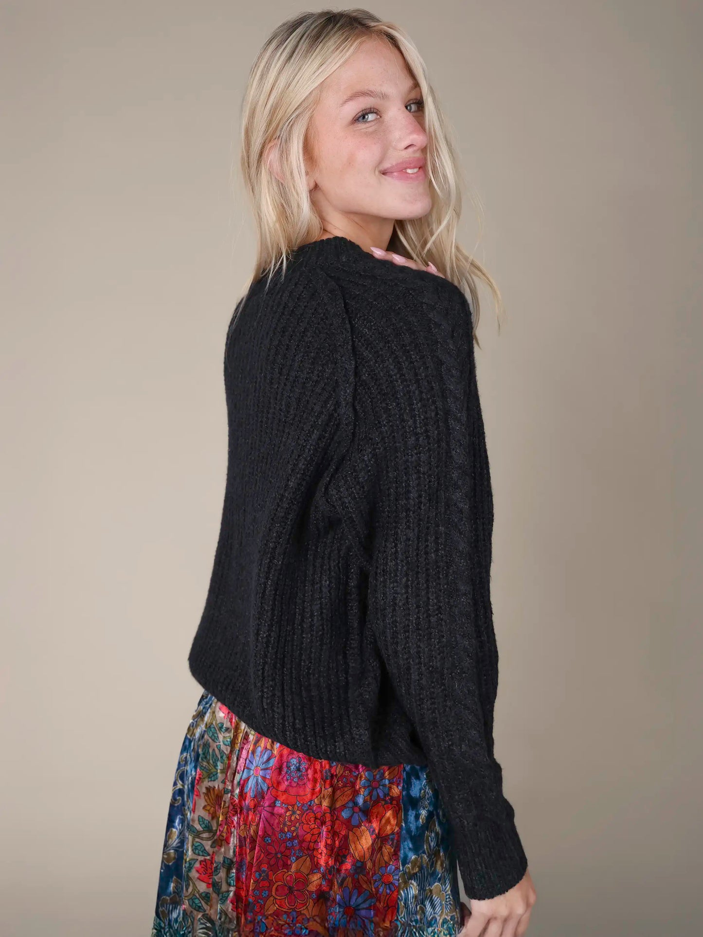 Super Soft Cable Knit Sweater - Black