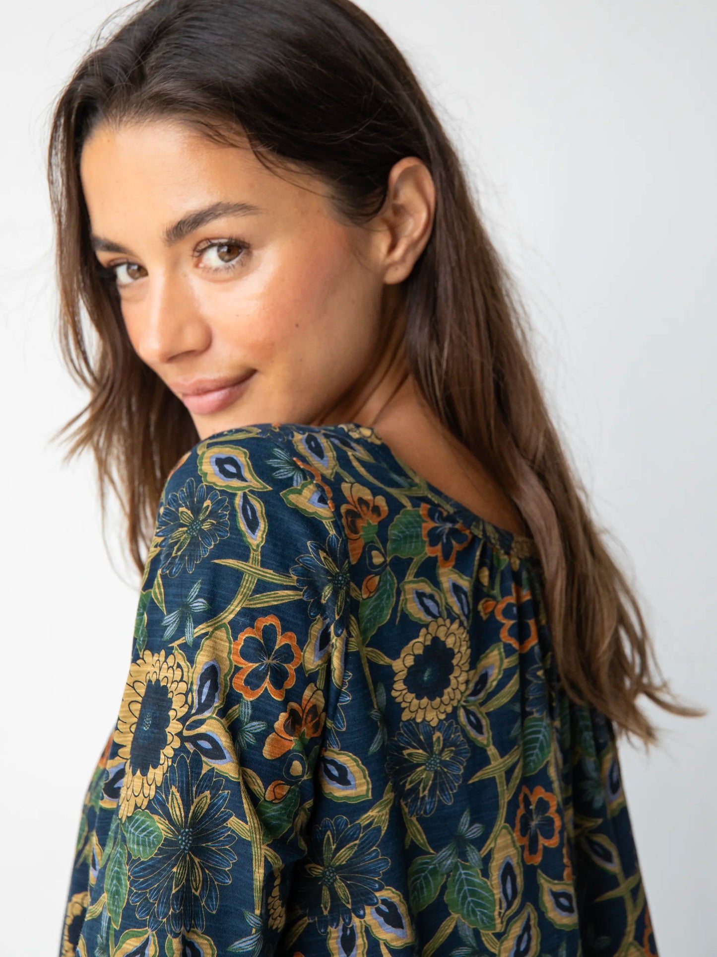 Iris Cotton Top - Navy Tan Dahlias