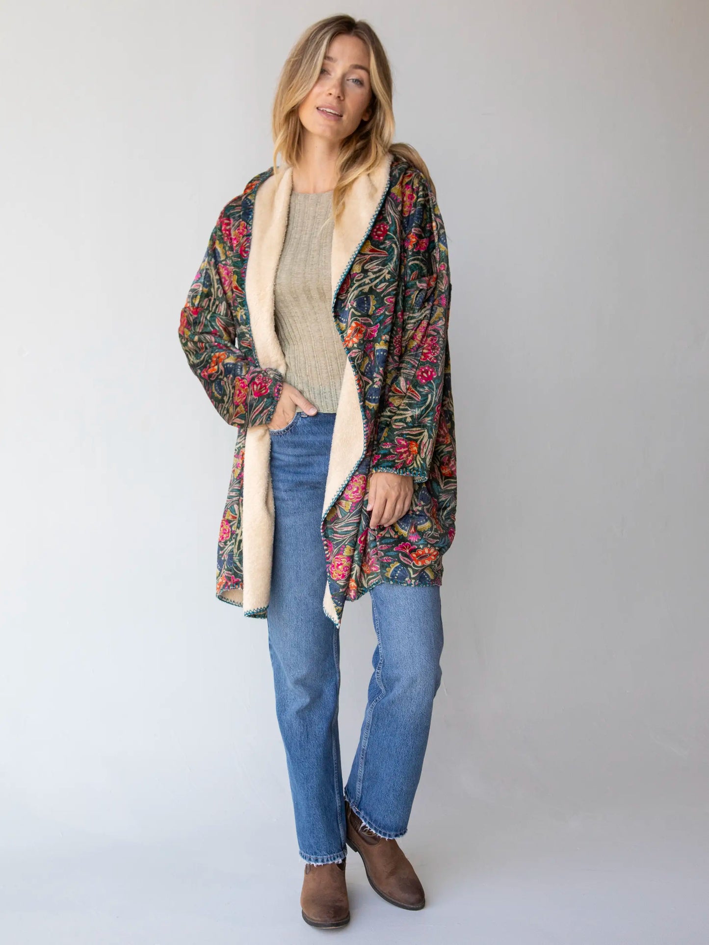 Cozy Blanket Kimono - Green Painterly Vines