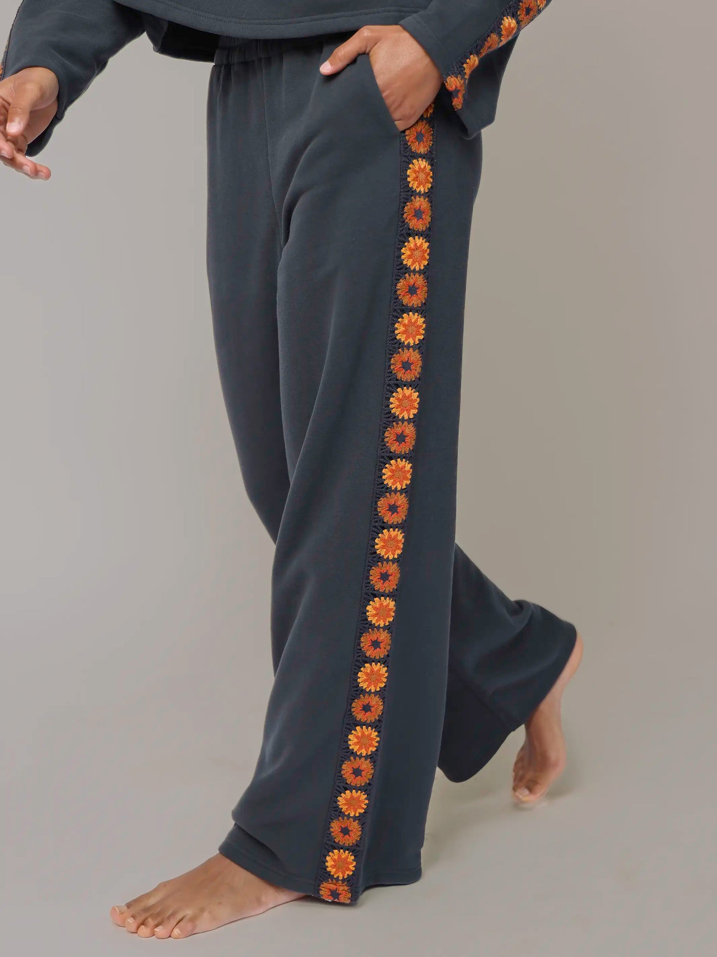 Lyvie Trim Sweatpant - Charcoal