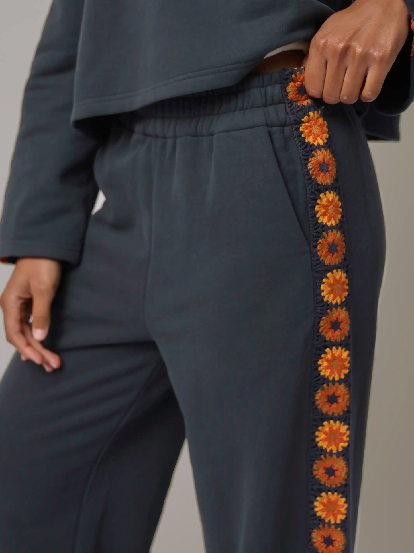 Lyvie Trim Sweatpant - Charcoal