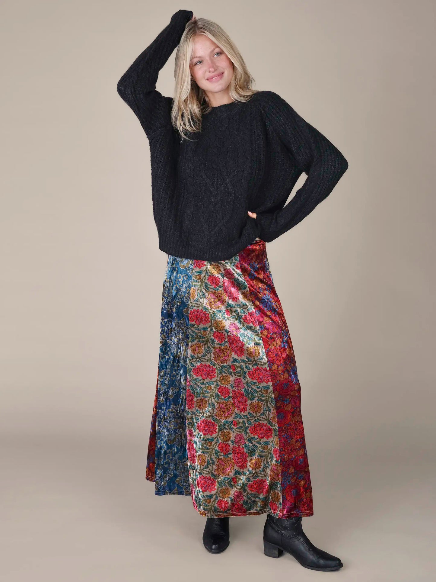 Super Soft Cable Knit Sweater - Black