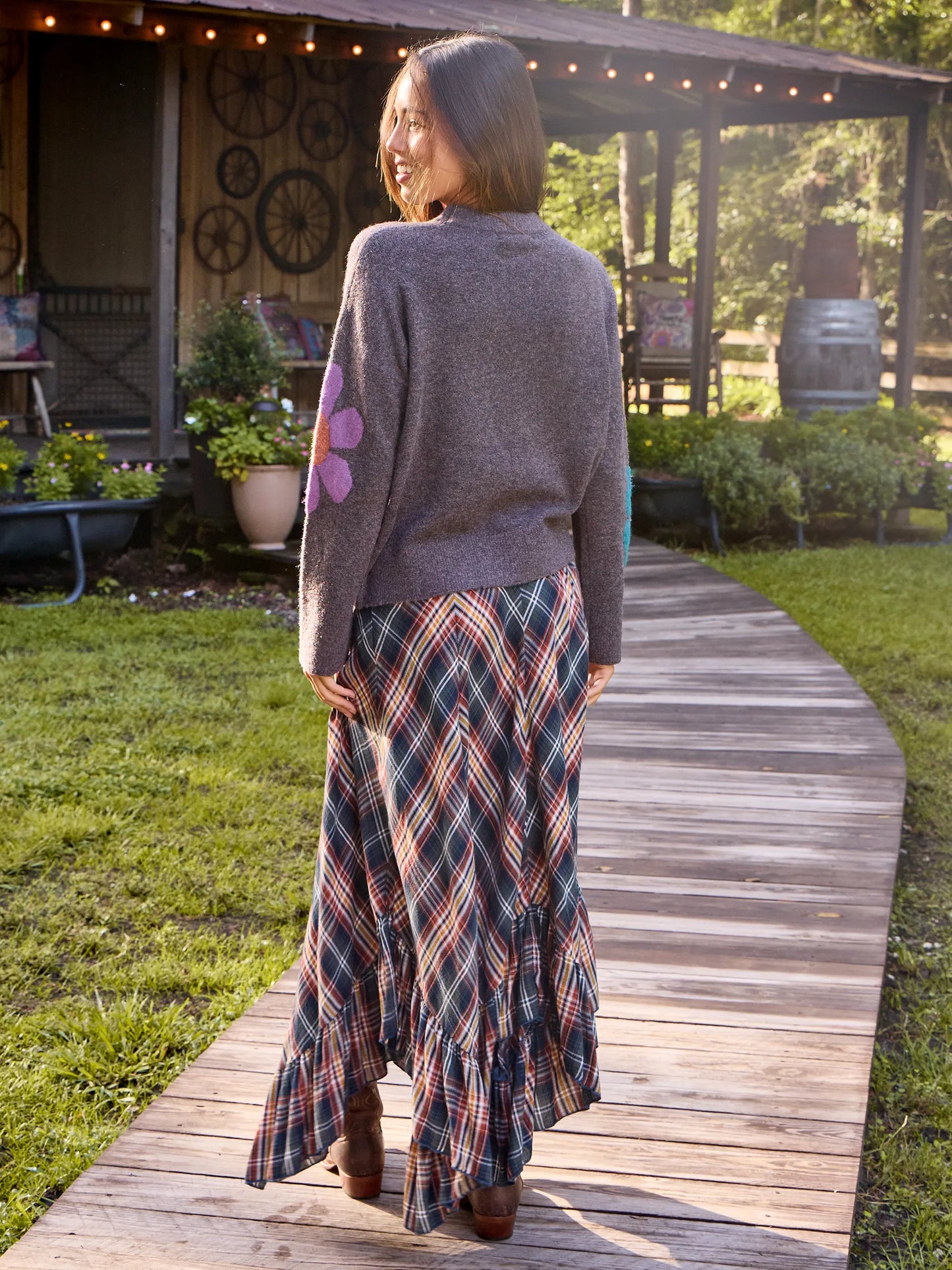 Everyone's Favorite Sweater - Washed Black Daisy