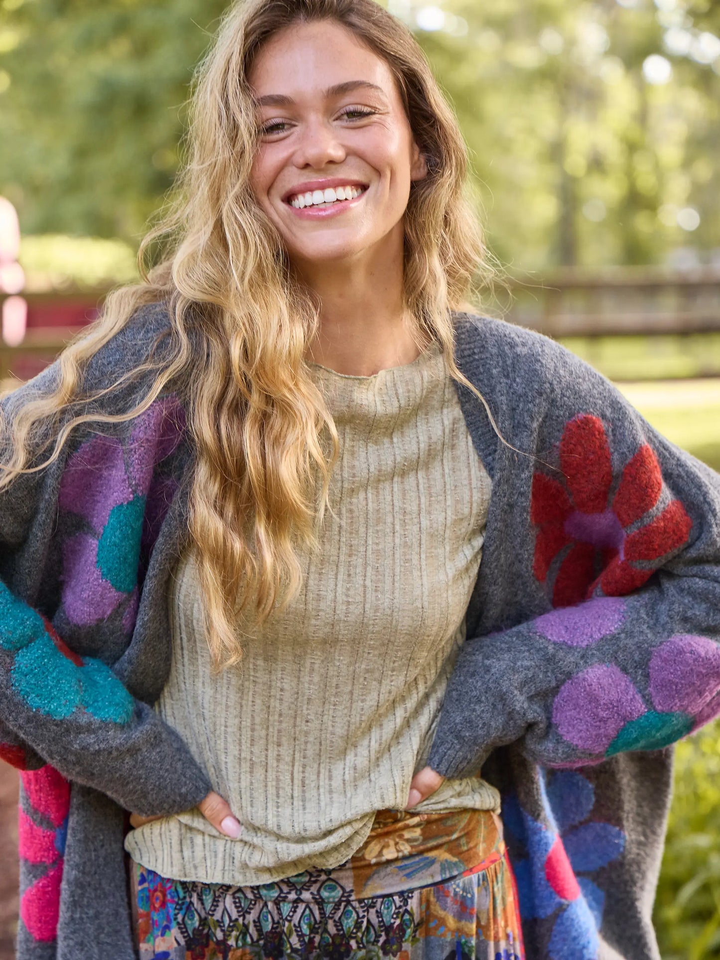 Lexie Intarsia Cardigan Sweater - Charcoal Daisies