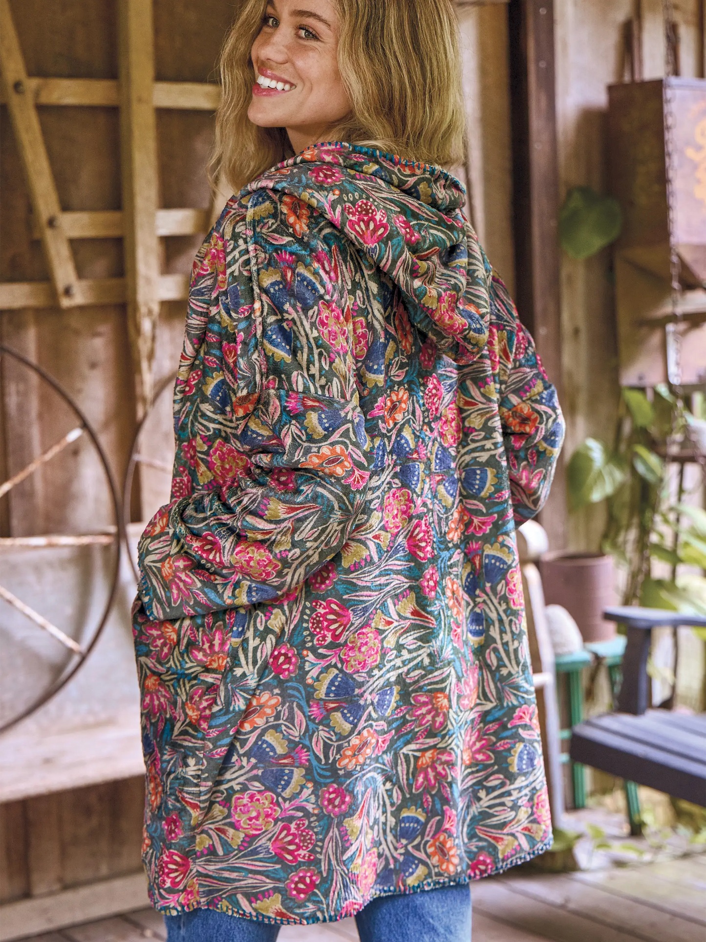 Cozy Blanket Kimono - Green Painterly Vines