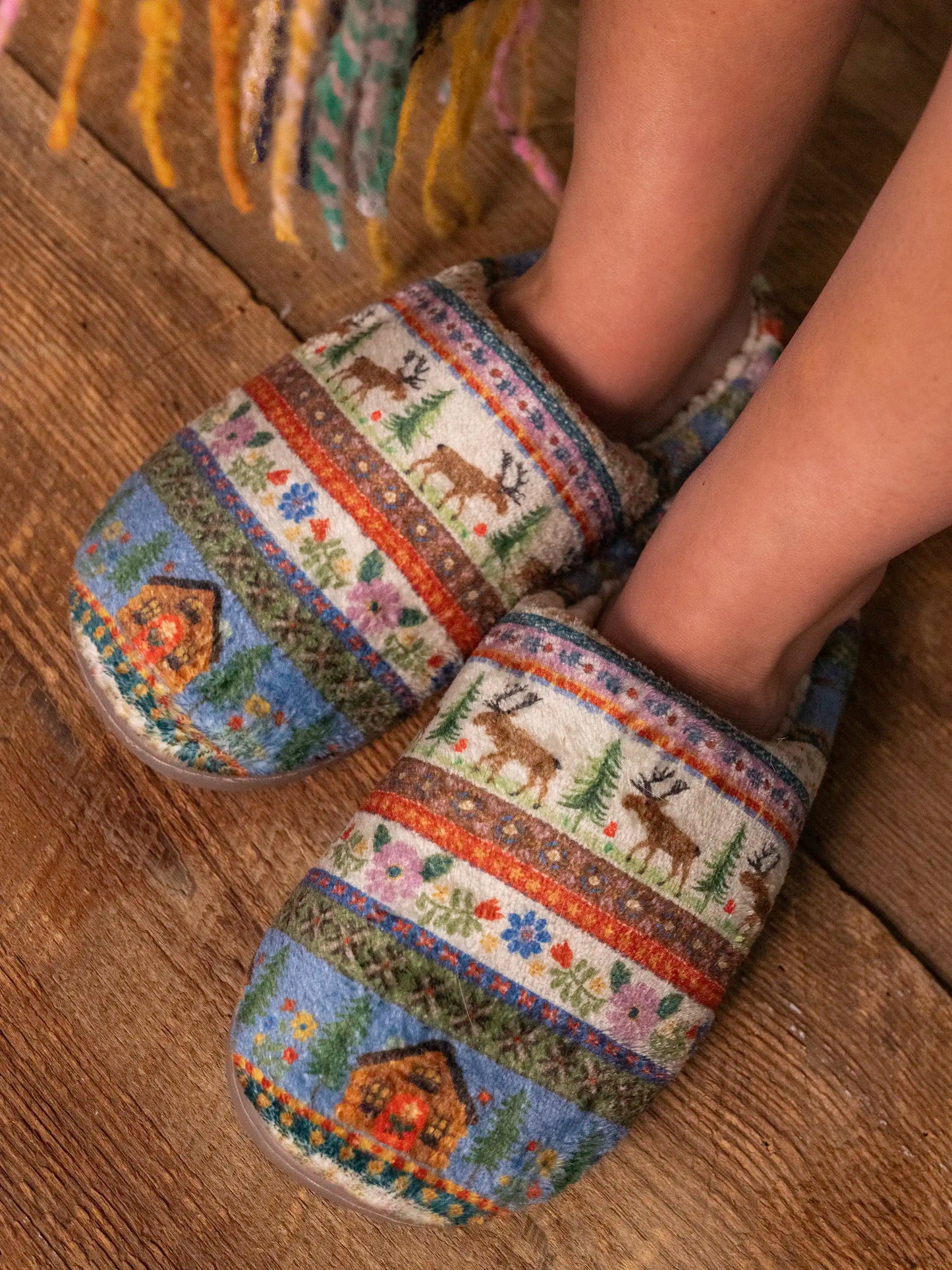 Cozy Sherpa Slippers - Moose Cabin Borders