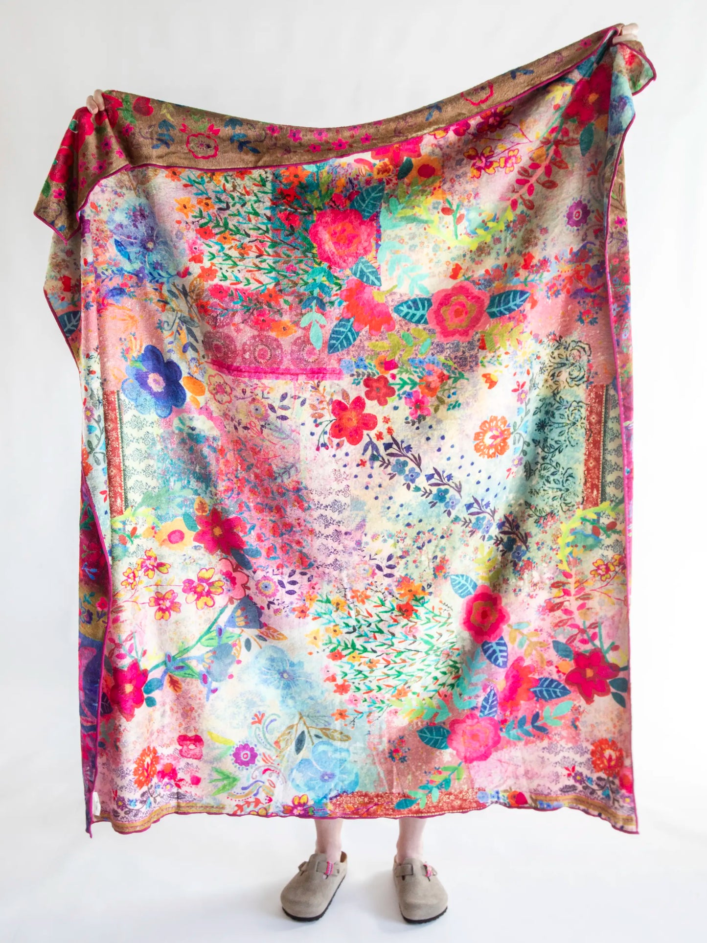 Double-Sided Cozy Throw Blanket - Jewel Border