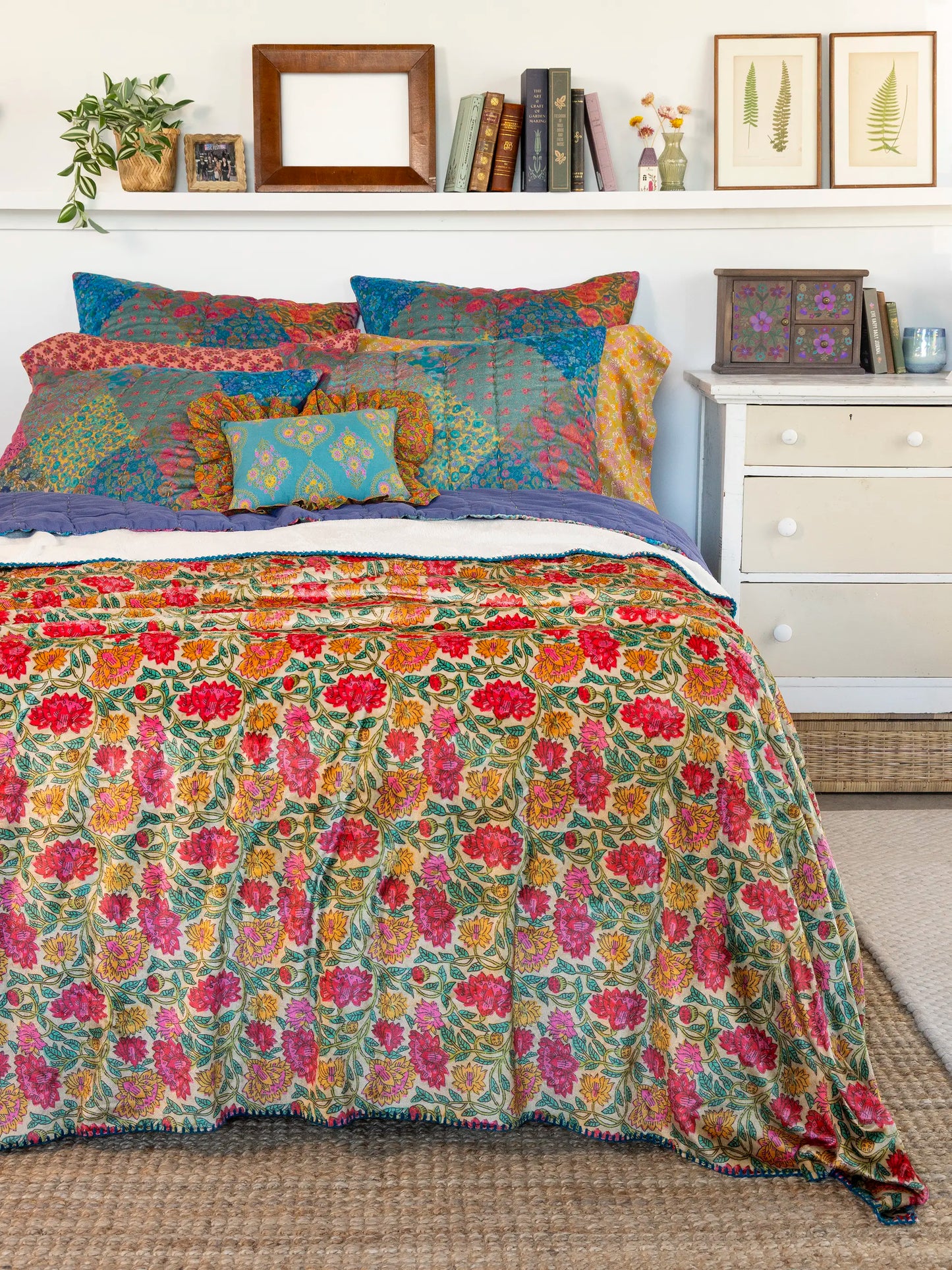 Cozy Coverlet Blanket - Lush Zinnias
