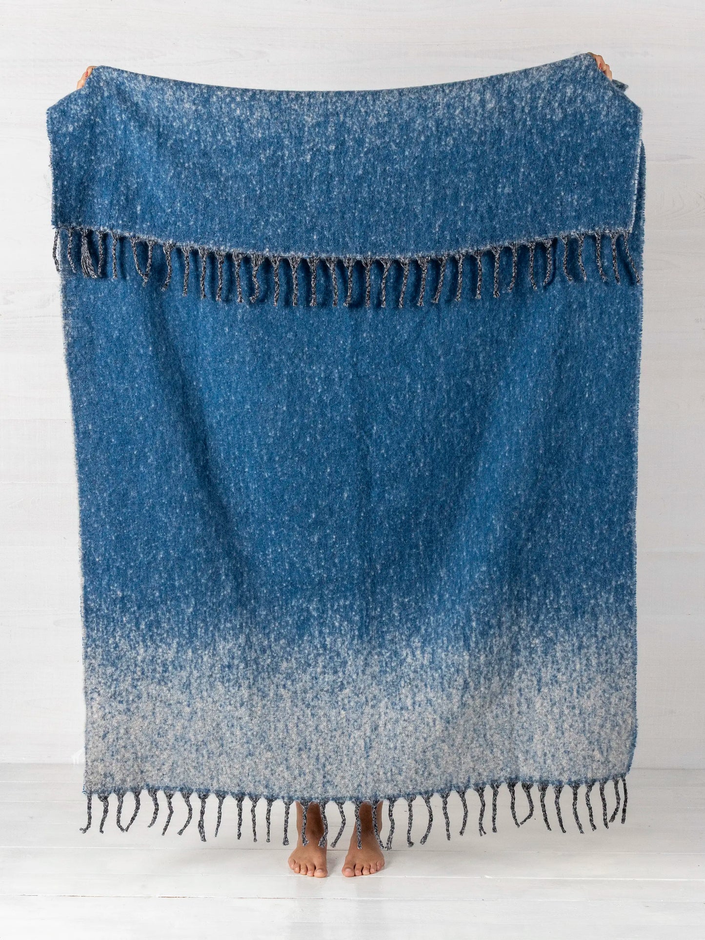 Cuddle Up Throw Blanket - Indigo Ombre