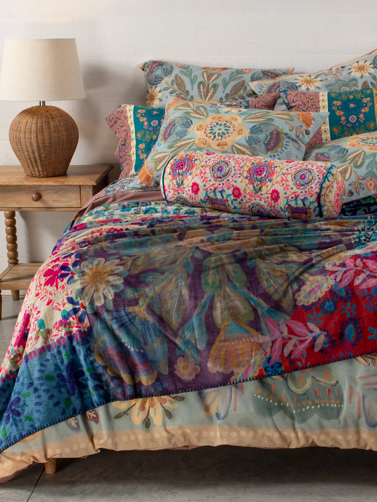 Double-Sided Cozy Bed Blanket - Blue Patchwork