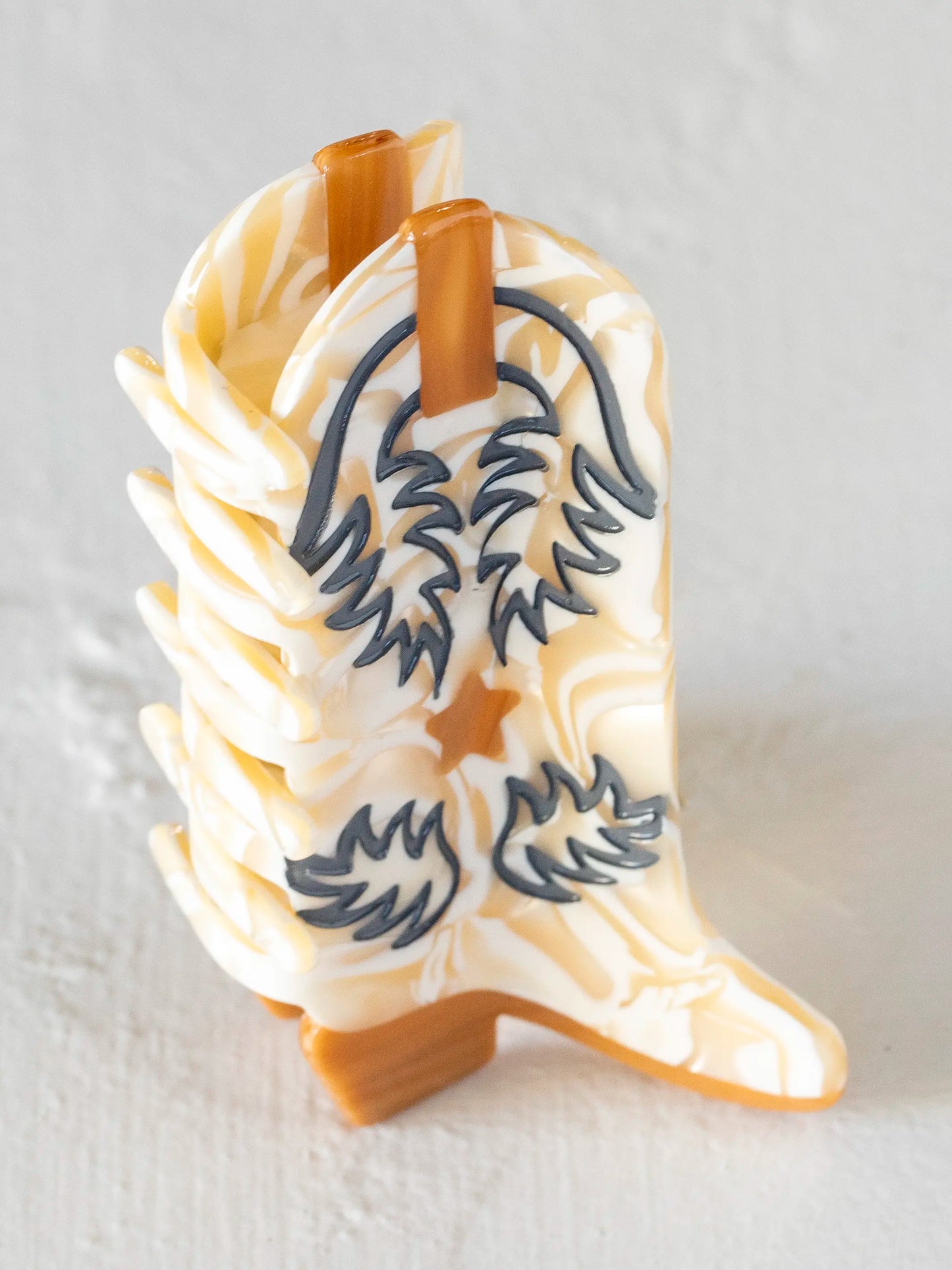Icon Hair Claw - Cream Boot
