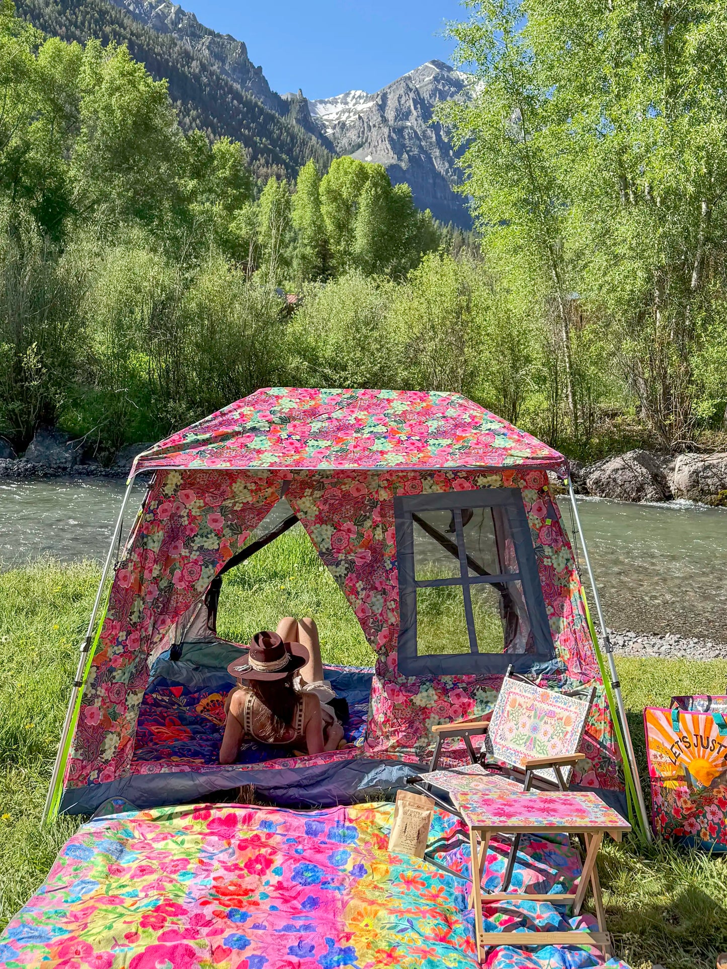 Live Happy Camping Tent - Cozy Cottage