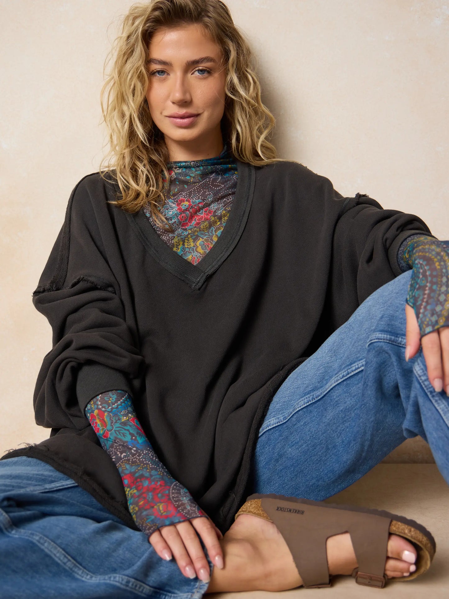 Kick Back Cotton V-Neck Pullover Sweatshirt - Charcoal