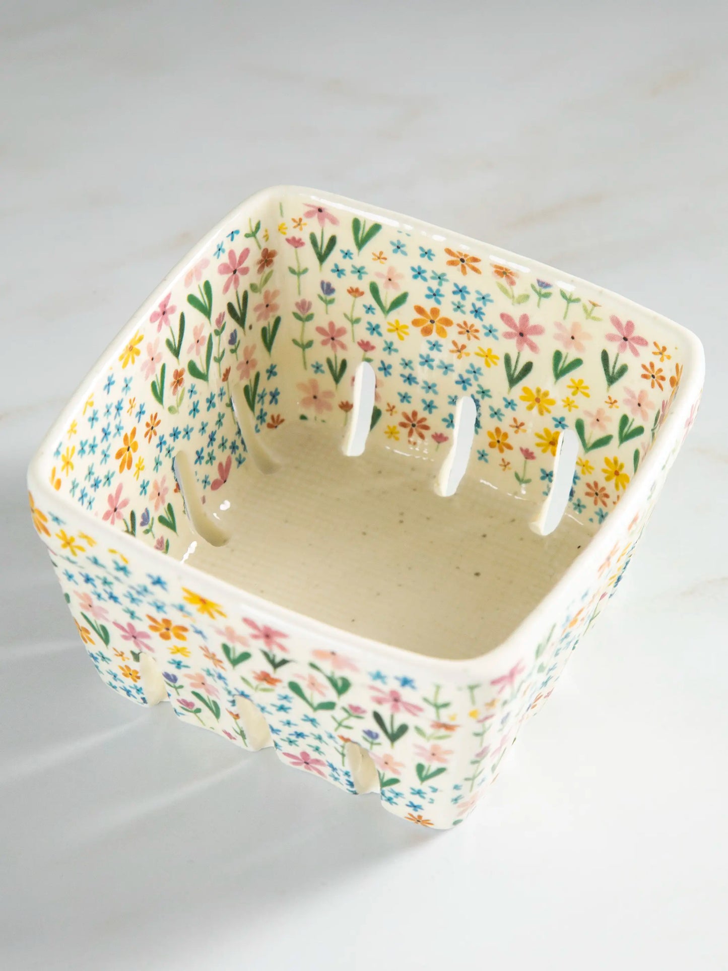 Ceramic Berry Colander - Daisies