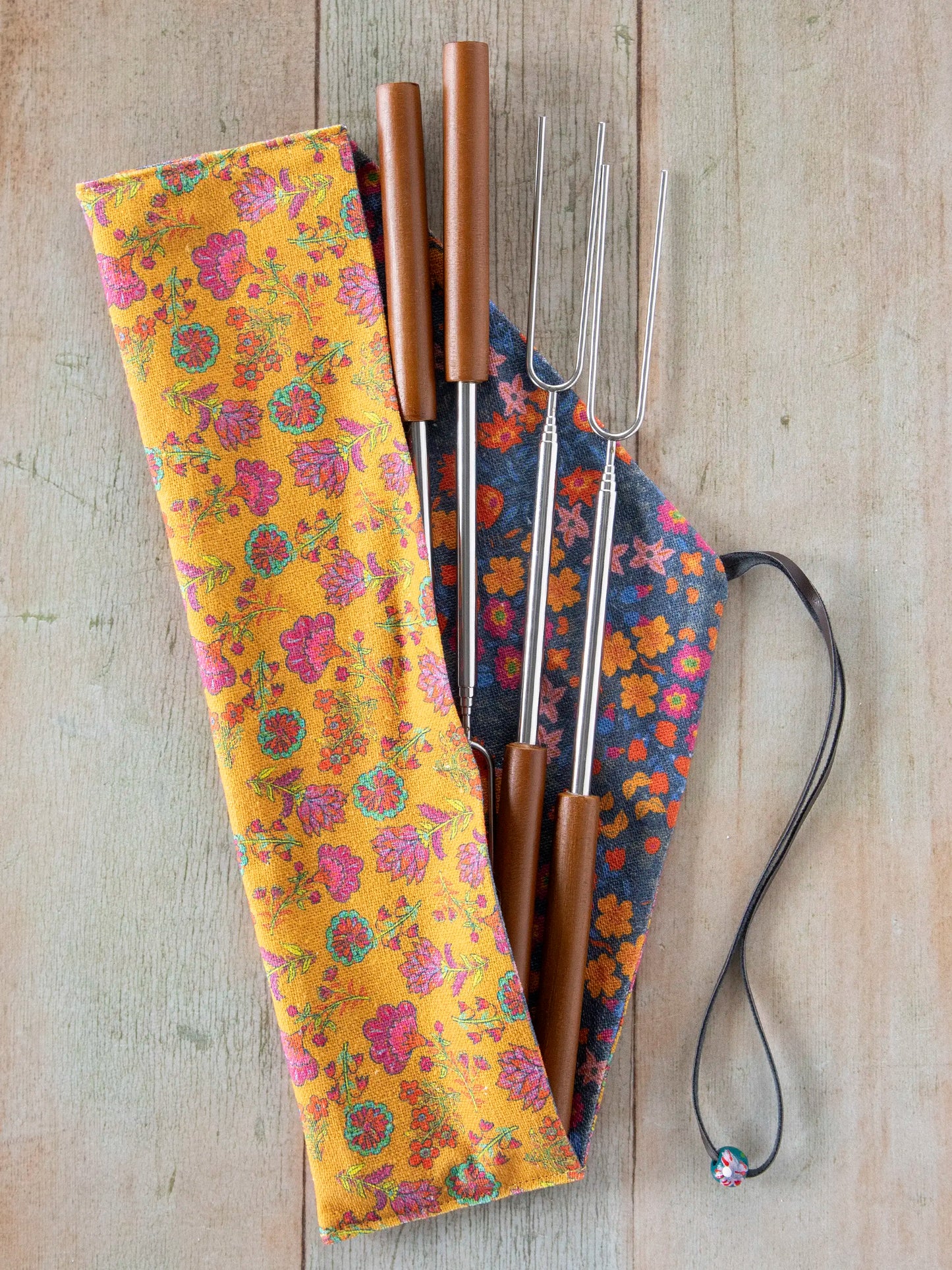 Campfire Extendable Roasting Sticks, Set of 4 - S'more Memories