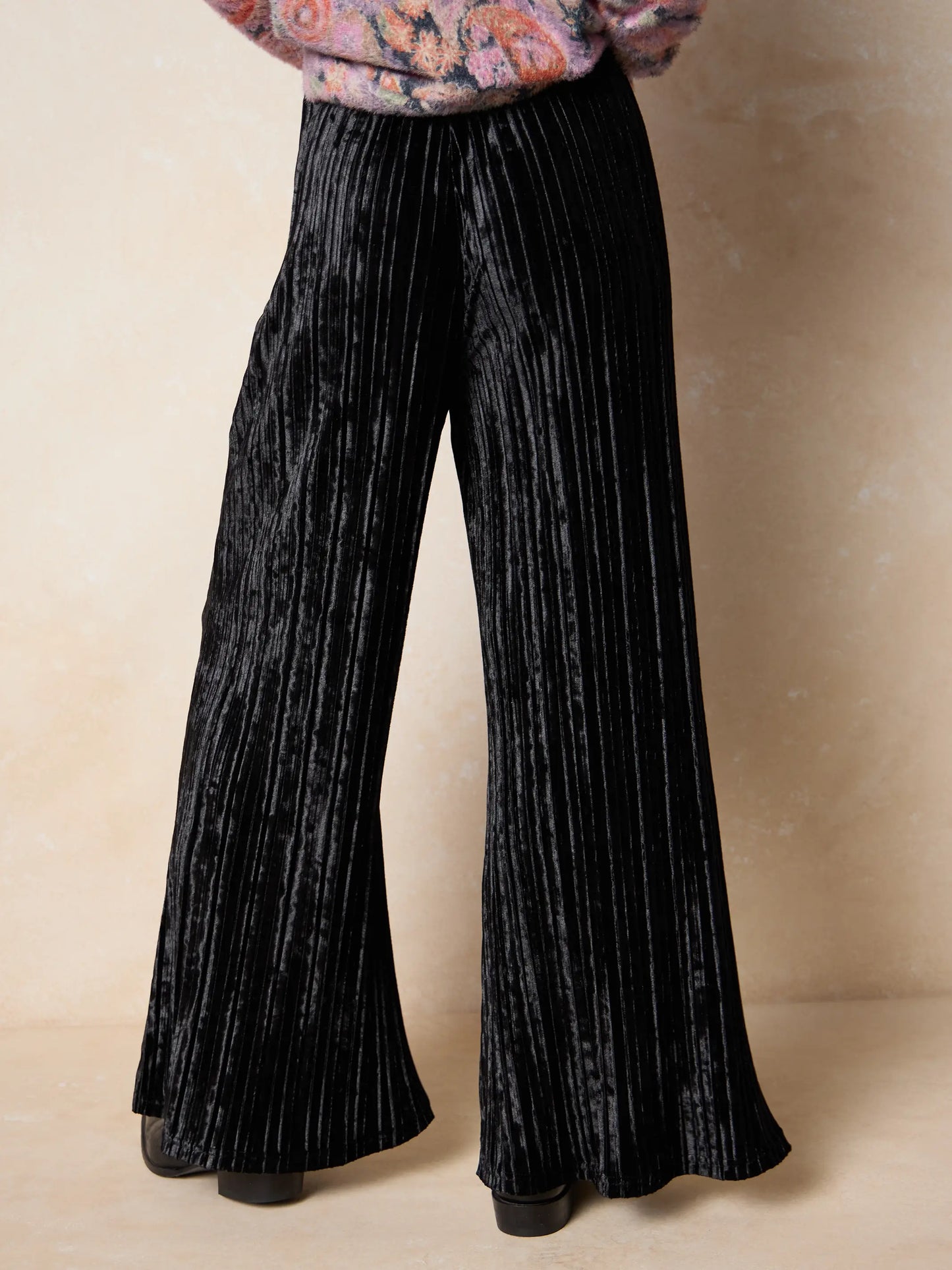 Magic Hour Velvet Pant - Black