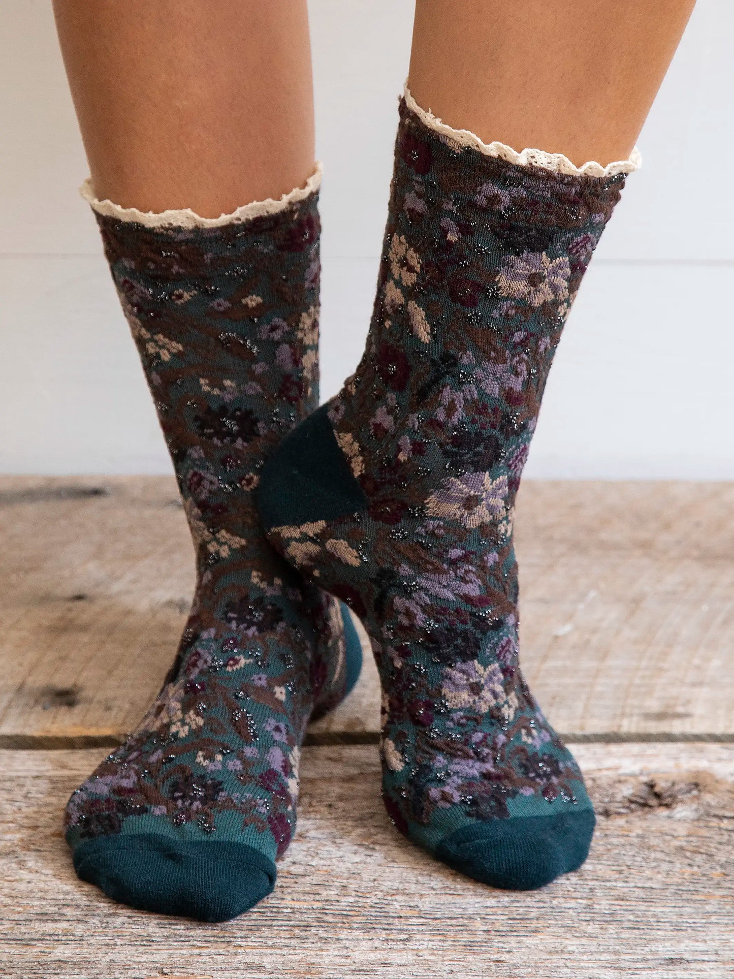 Blossom Crew Socks & Scrunchie, Set of 3 - Rust