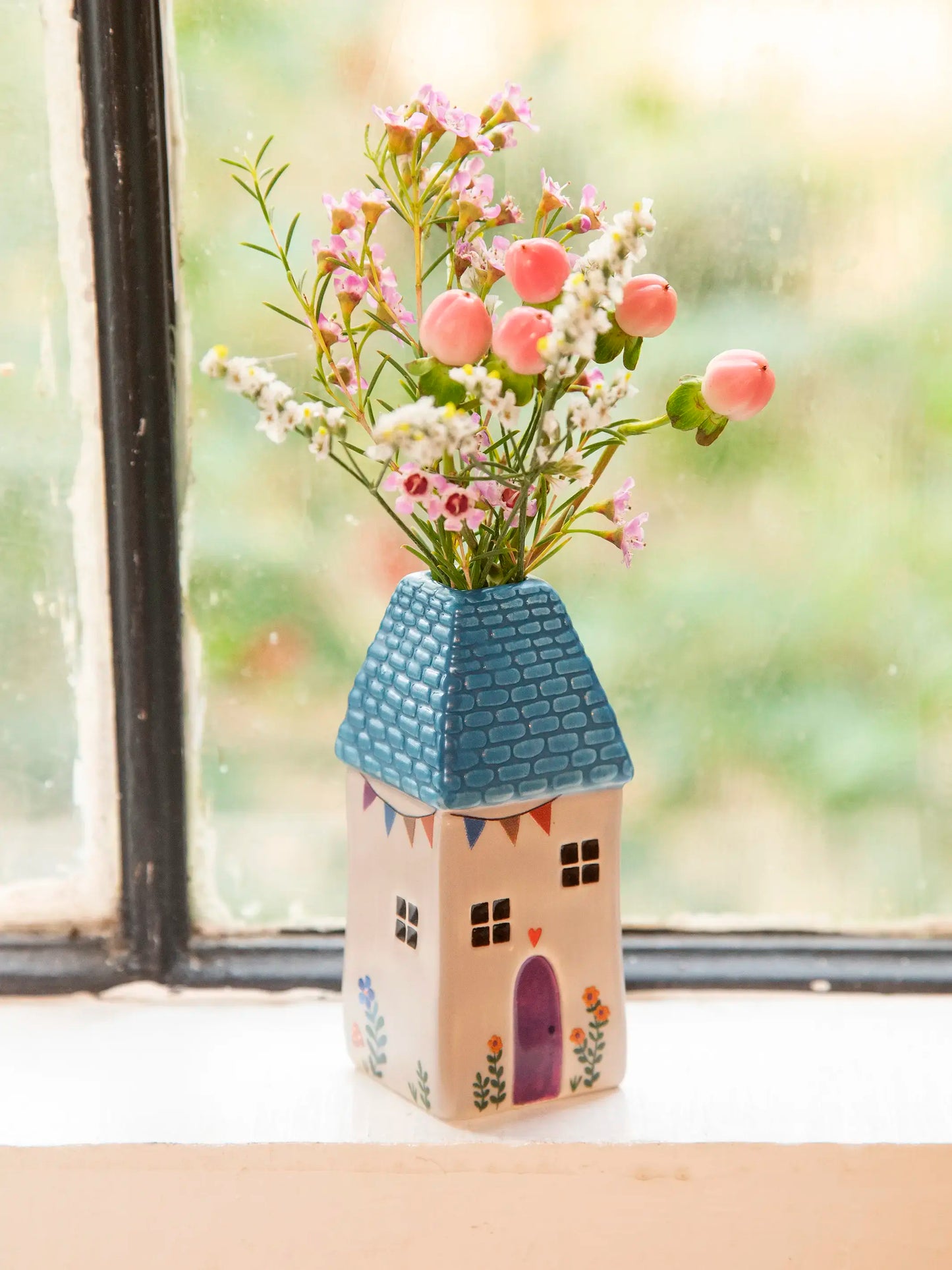 Cottage Bud Vase - Quaint Cottage